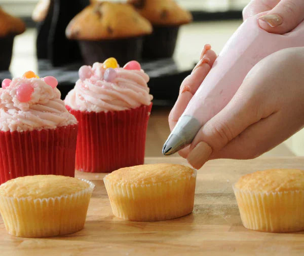 Cake Decorating - Using a Piping Bag